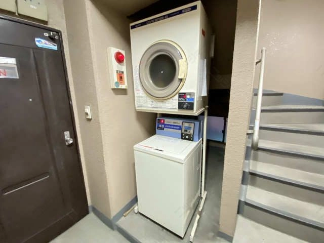 共用コインランドリー