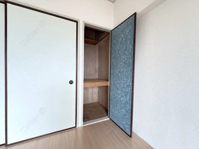 洋室収納