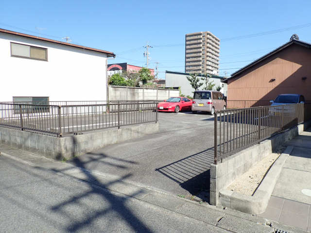 グリーンハイツ永井 2階 駐車場