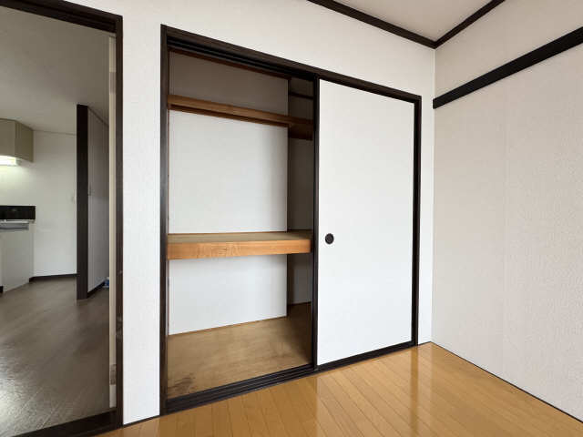 東洋室・収納