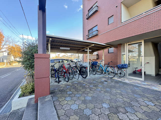 駐輪場（東側）