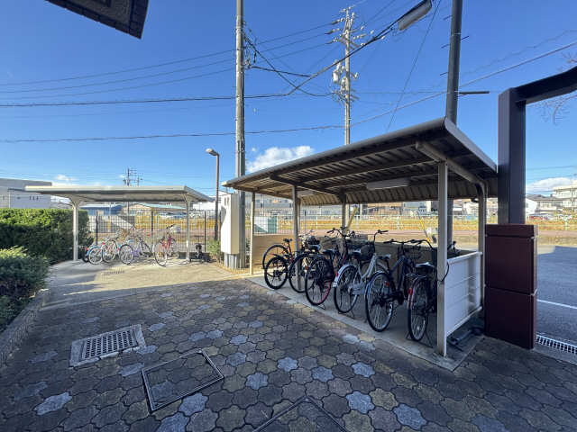 駐輪場（西側）
