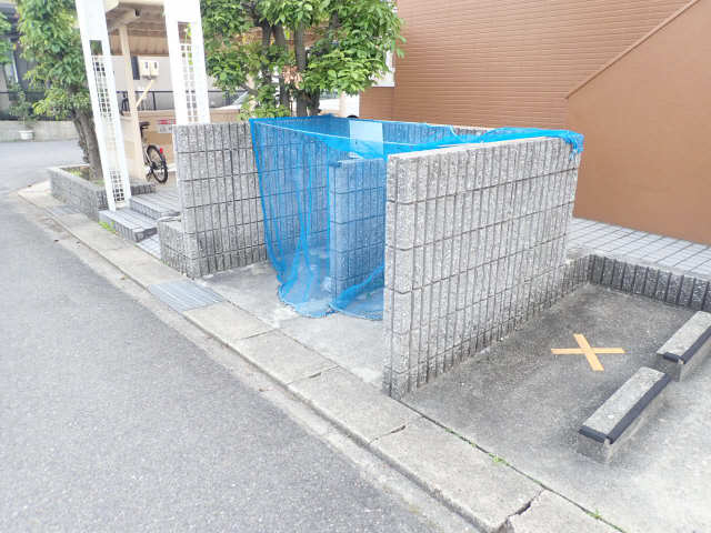 ごみ置き場