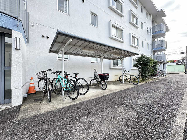 駐輪場（東側）