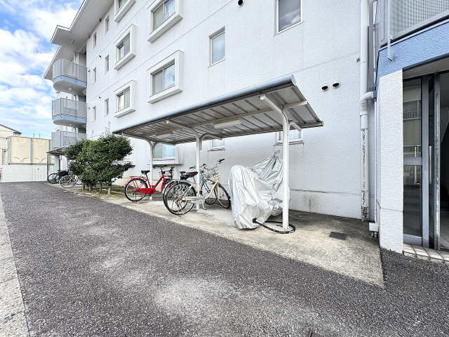 駐輪場（西側）