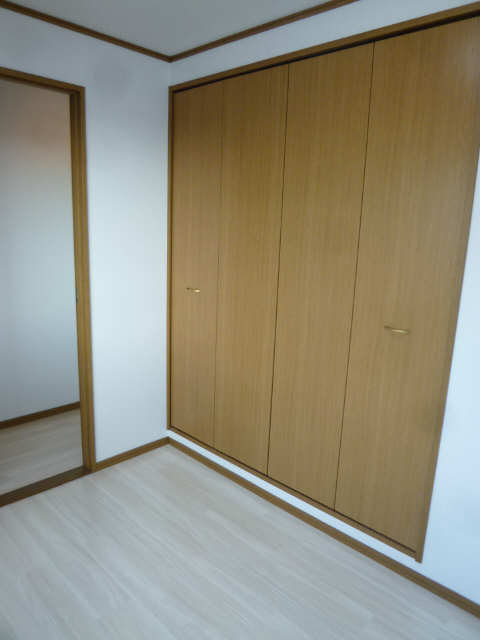 ドエル勝川 5階 洋室