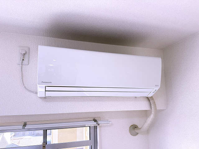 リビング・エアコン
