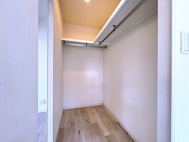 南洋室・ｳｫｰｸｲﾝｸﾛｰｾﾞｯﾄ内