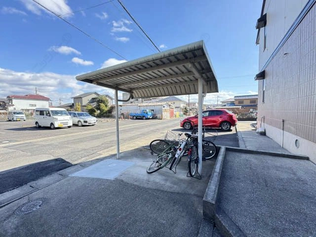 駐輪場（東側）