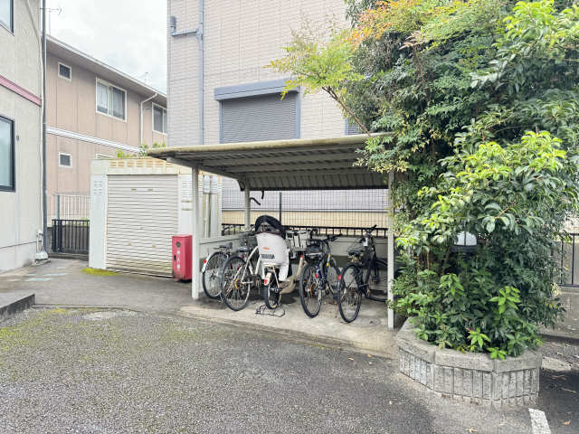 駐輪場（西側）