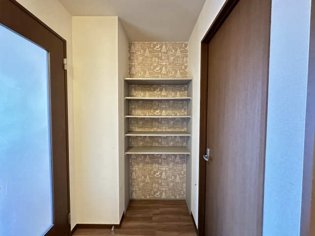 通路収納