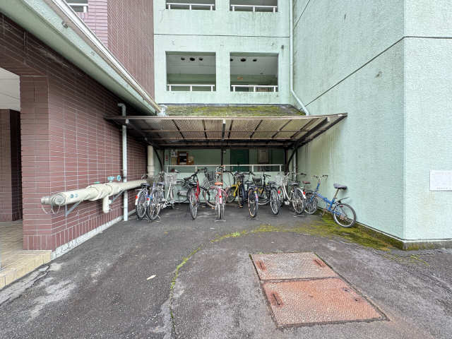 駐輪場（西側）