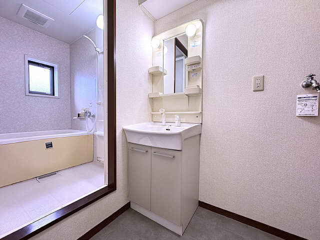 シャワー付洗面台