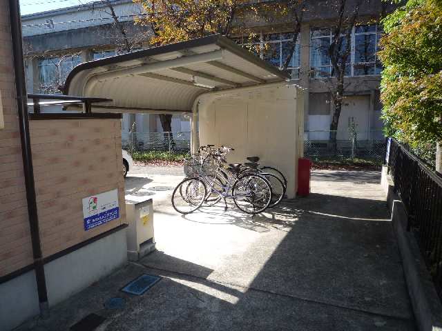 プリミエールＩ・Ａ 1階 自転車置き場