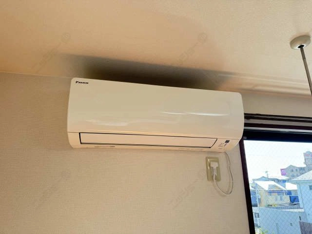 リビング・エアコン