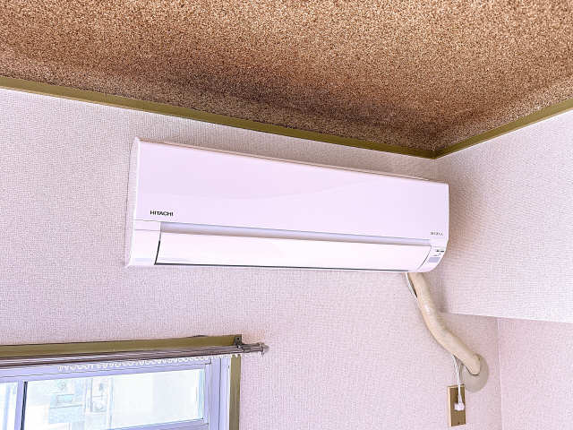 南東洋室・エアコン