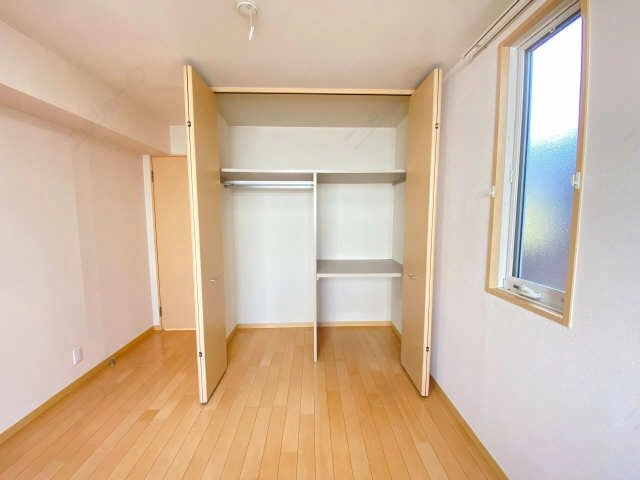 北洋室（西側）収納