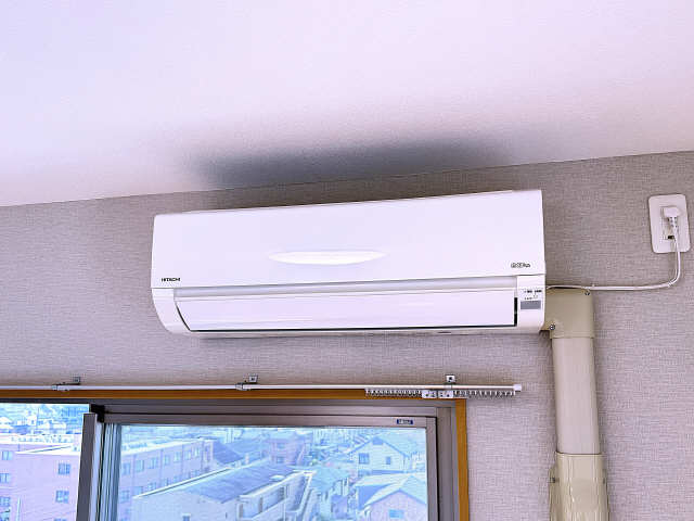 リビング・エアコン