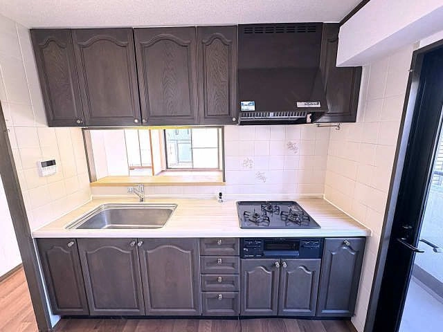 システムキッチン(3口ガス)