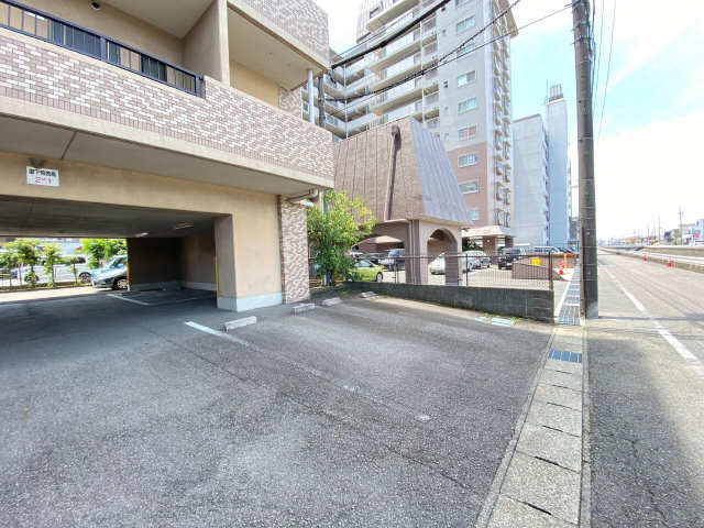 サニーコート春日井 5階 駐車場（屋根なし）