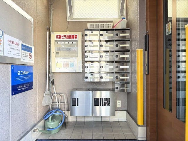 集合ポスト・宅配ボックス