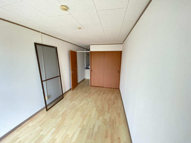 ミノタハイツ出川　Ⅱ 3階 洋室