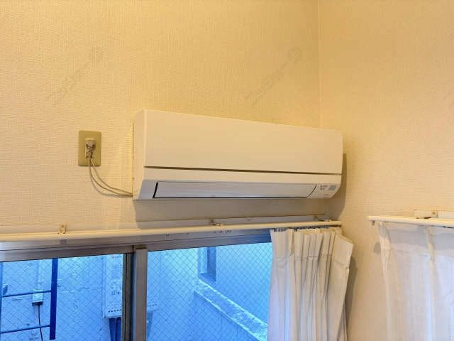 リビング・エアコン