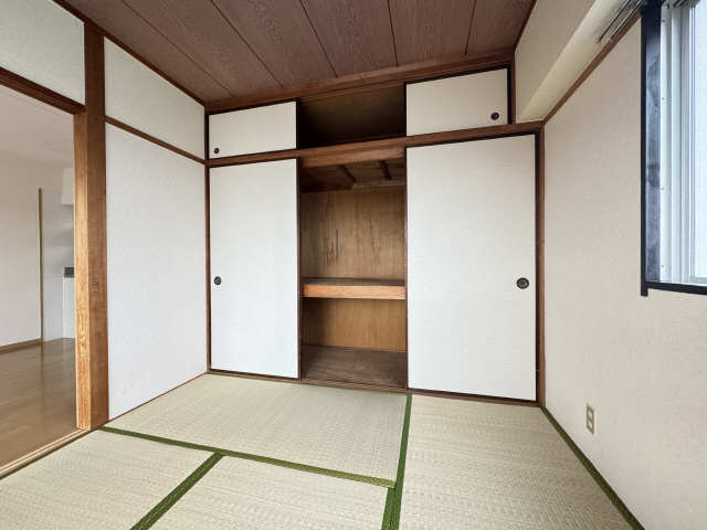 南和室・収納