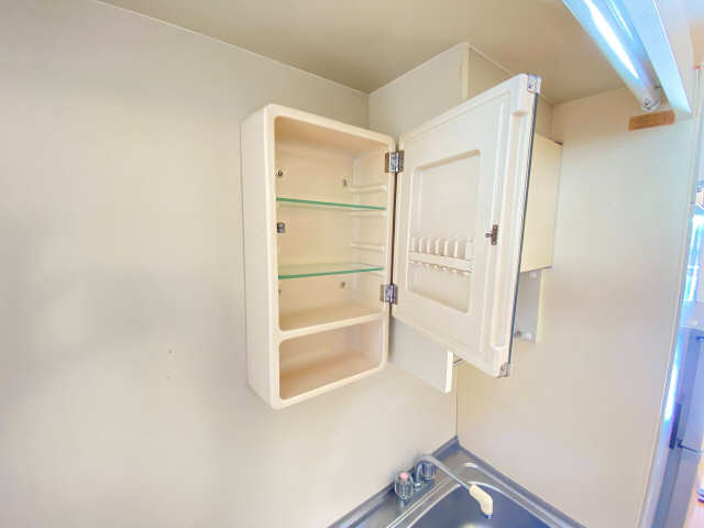 キッチン収納棚