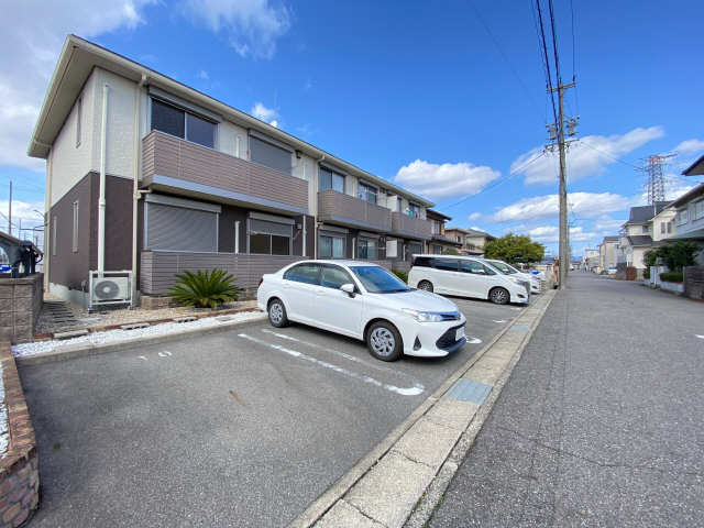 サニーハイツ大手 1階 駐車場