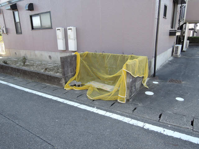 敷地内ゴミ捨て場