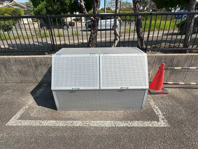 敷地内ゴミ置き場