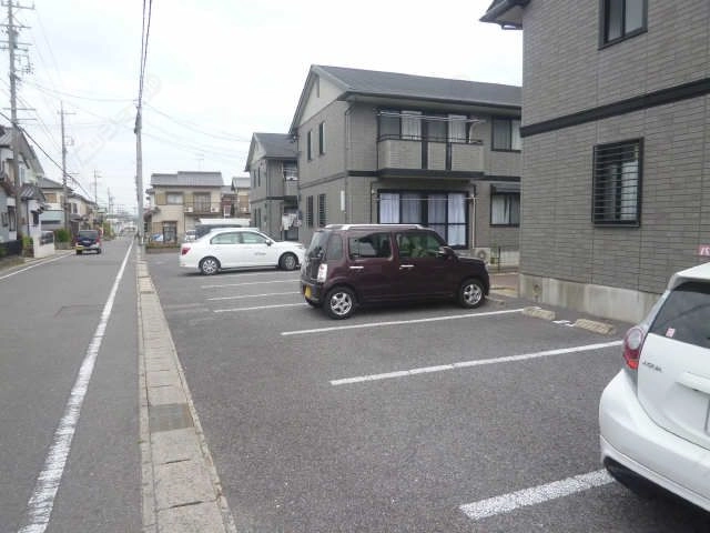 駐 車場