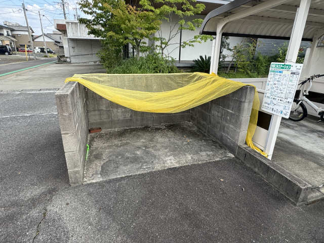 敷地内ゴミ置き場