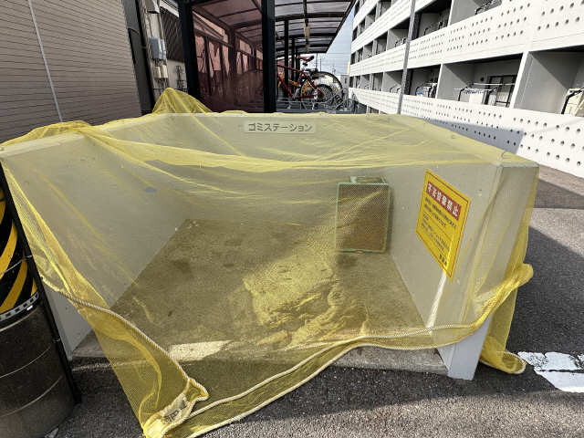 敷地内ゴミ置き場
