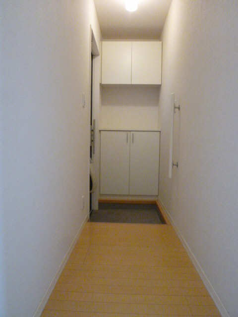 ソレイユＢ 1階 廊下