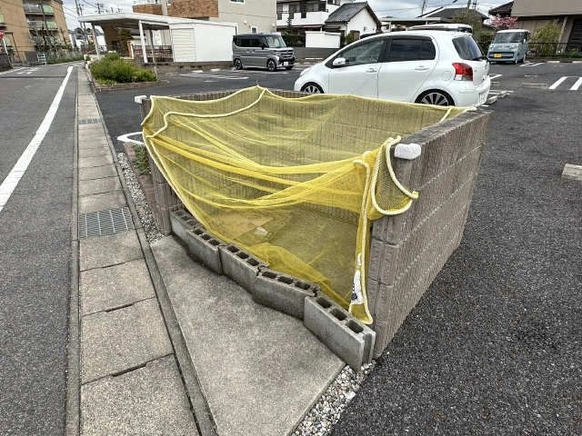 敷地内ゴミ置き場