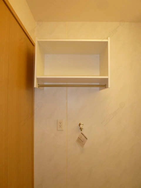 洗濯機置場上部