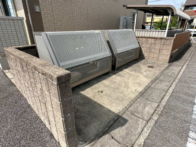 敷地内ゴミ置き場