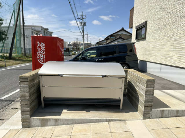 敷地内ゴミ置き場