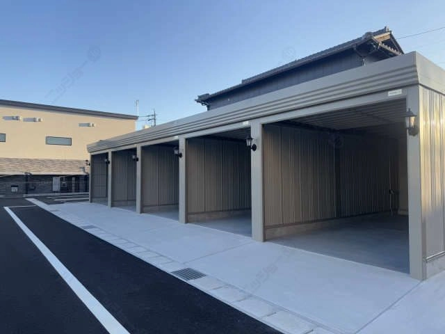 ガレージ駐車場