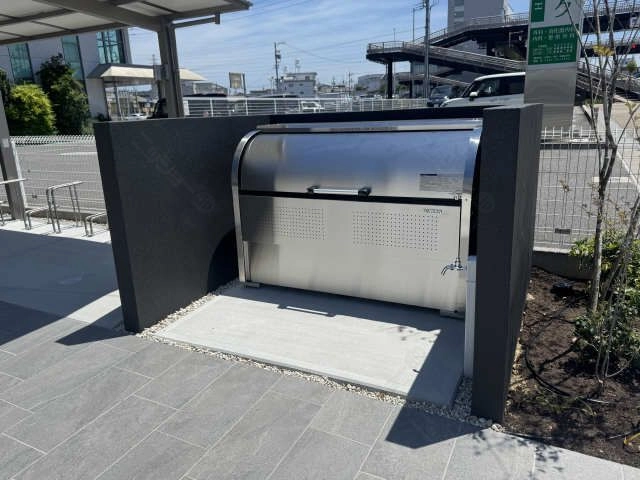 敷地内ゴミ捨場
