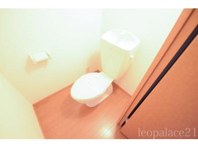 レオパレスフルール 2階 WC