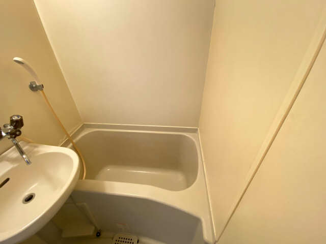 シティコザワ 3階 浴室