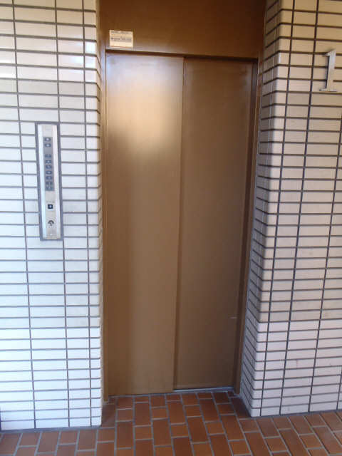 センチュリーコート 3階 エレベーター