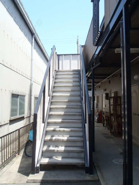 共用階段