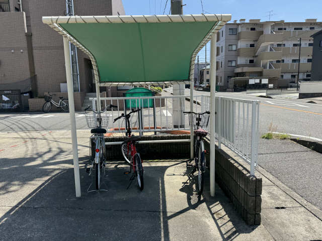 セジュール中町 2階 駐輪場