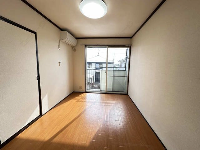 リビング（南西洋室）