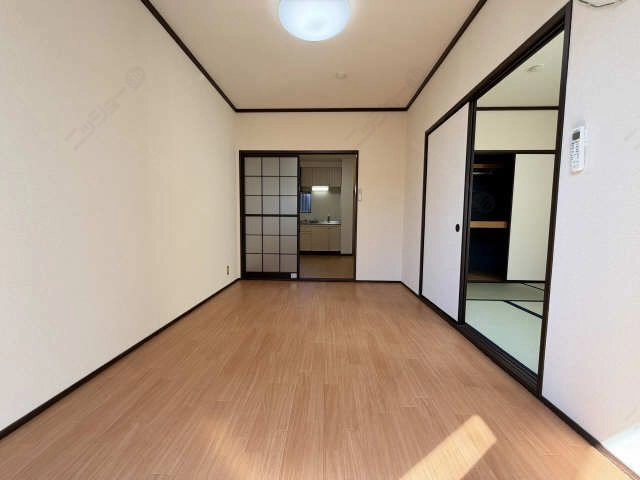 洋室-2
