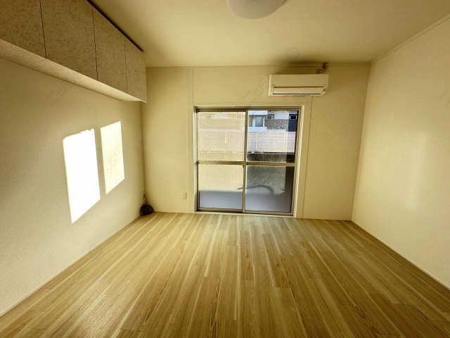 リビング（南洋室）